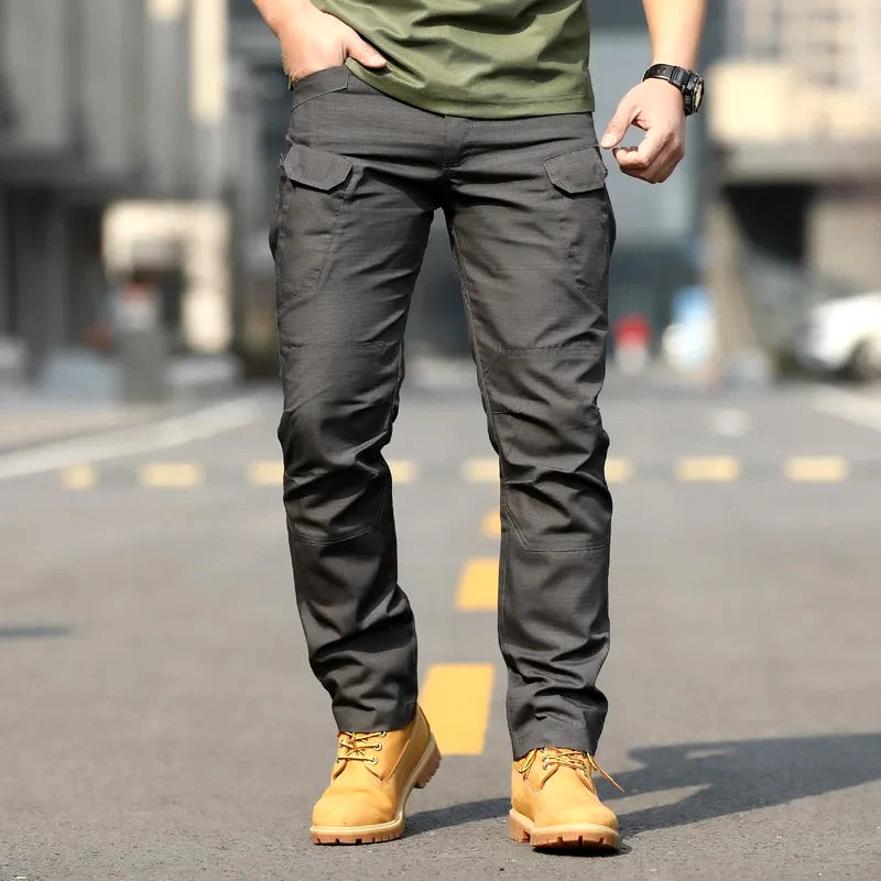 Pantalon Tactique Imperméable Homme - Multi-Poches et Renforcé pour Aventures Outdoor